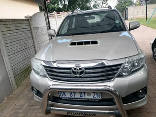 Toyota fortuner 2014 2.5