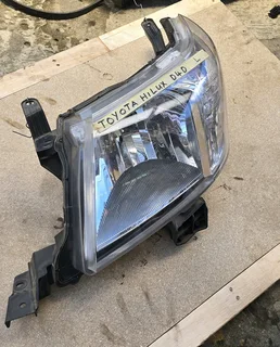 Toyota Hilux D4d Left headlight