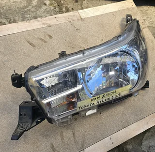 Toyota Hilux GD-6 Left headlight