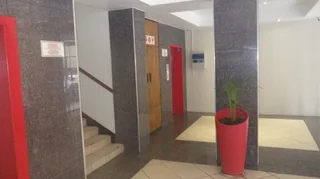 Large room  in Braamfontein incl water, elec and Fibre WiFi. Available now  or from 1 Jan 2026.