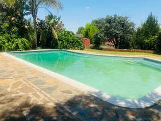 Big room to rent in Florida Park, incl water, elec and Fibre WiFi. Available now or from 1 Dec 2025