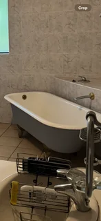 Claw foot slipper bath tub for sale only R750