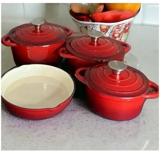 Minaj cast iron pots