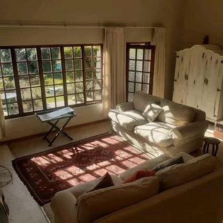 One bedroom garden flat in central Hilton