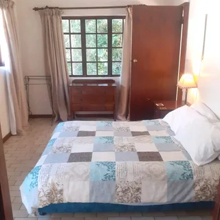 One bedroom garden flat in central Hilton