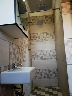 One bedroom flat  available for rent in Umbilo , DURBAN KZN going for R55000