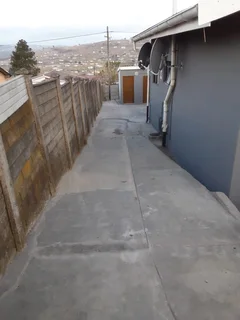 Rooms for Rent - Mbolompo