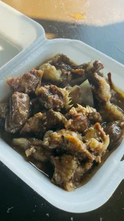 Mobile kitchen trailer assistant