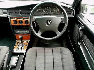 Mercedes 190E