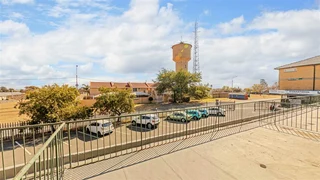 An Apartment to share always lights without Eskom and cook with gas.