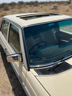 Mercedes Benz W123 230e