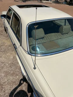 Mercedes Benz W123 230e