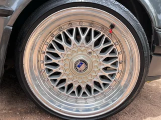 BMW e30 17” mags and tires