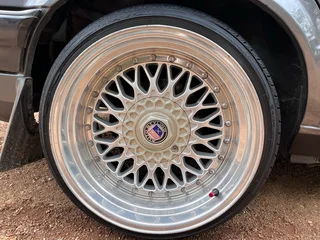 BMW e30 17” mags and tires