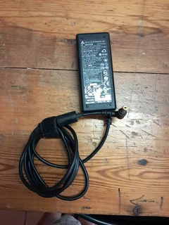 4 Laptop Power Supplies, Acer, Samsung, Mac, etc.
