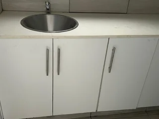 Bachelor flat to rent with own kitchen and bathroom room, secured place.