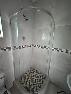 Bachelor flat to rent with own kitchen and bathroom room, secured place.