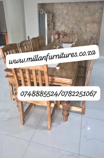 Dinning table and chairs se