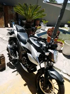SUZUKI GIXXER NAKED 250FI