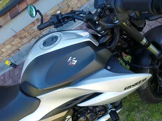 SUZUKI GIXXER NAKED 250FI