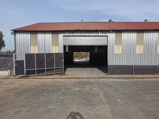 WAREHOUSE / FACTORY SPACE FOR RENT IN LANSERIA / CHARTWELL AREA