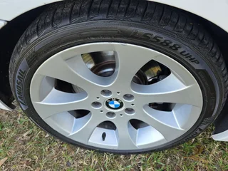 2005 BMW 3 Series Sedan