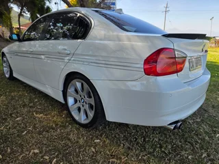 2005 BMW 3 Series Sedan
