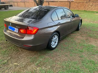 2012 BMW 320i F30