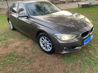 2012 BMW 320i F30