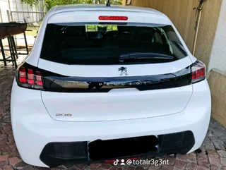 Peugeot 208 1.2 in immaculate condition for sale.