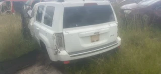 Jeep patrot Strippin for parts engine gearbox body parts all available