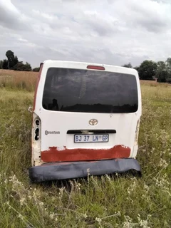 Quantum Toyota 2TR  stripping for parts engine gearbox body parts all available