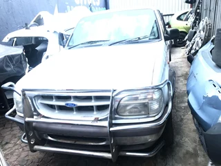 Ford Explorer stripping for parts engine gearbox body parts all available