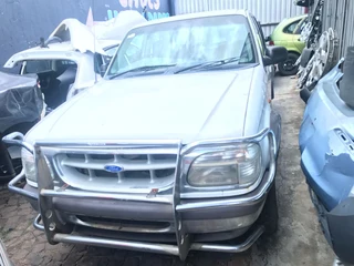 Ford Explorer stripping for parts engine gearbox body parts all available