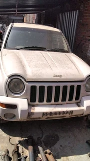 Jeep Cherokee CRD (2.8l) diesel 4X4 stripping for parts