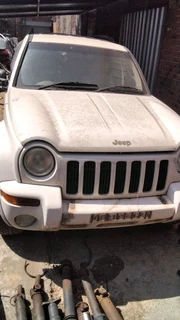 Jeep Cherokee CRD (2.8l) diesel 4X4 stripping for parts