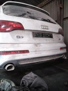 Audi Q7 stripping for parts