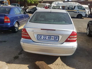 Mercedes 111 stripping for parts