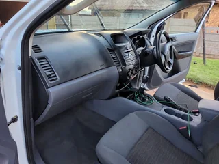 Hummer H3 stripping for parts