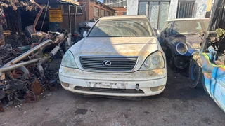 Lexus LS430 stripping for parts