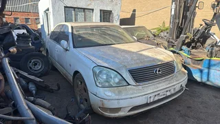 Lexus LS430 stripping for parts