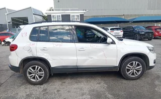 Toyota isis stripping for parts