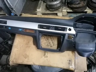 Bmw e90 facelift dash board clean for sale