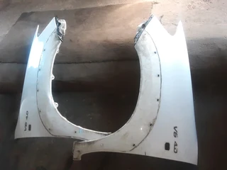 Toyota fotuner fenders left and right for sale