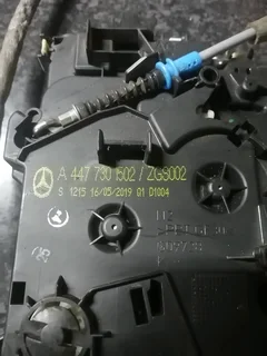 Mercedes Benz Vito 447 sliding door lock actuator