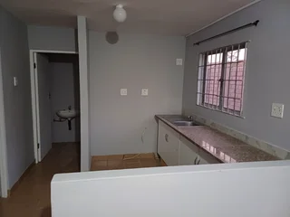 2 Bedroom apartment for rent in unit 11