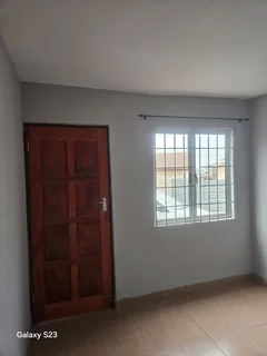 2 Bedroom apartment for rent in unit 11
