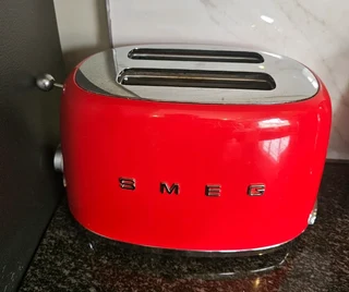 Smeg Retro 2 Slice Toaster - Red
