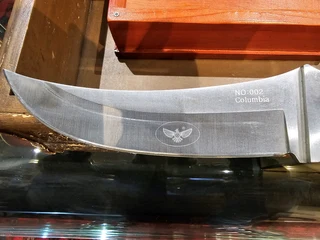 Boxed Multitool Knife and Columbia No.002 Knife in a Syroco Box