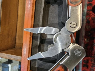 Boxed Multitool Knife and Columbia No.002 Knife in a Syroco Box